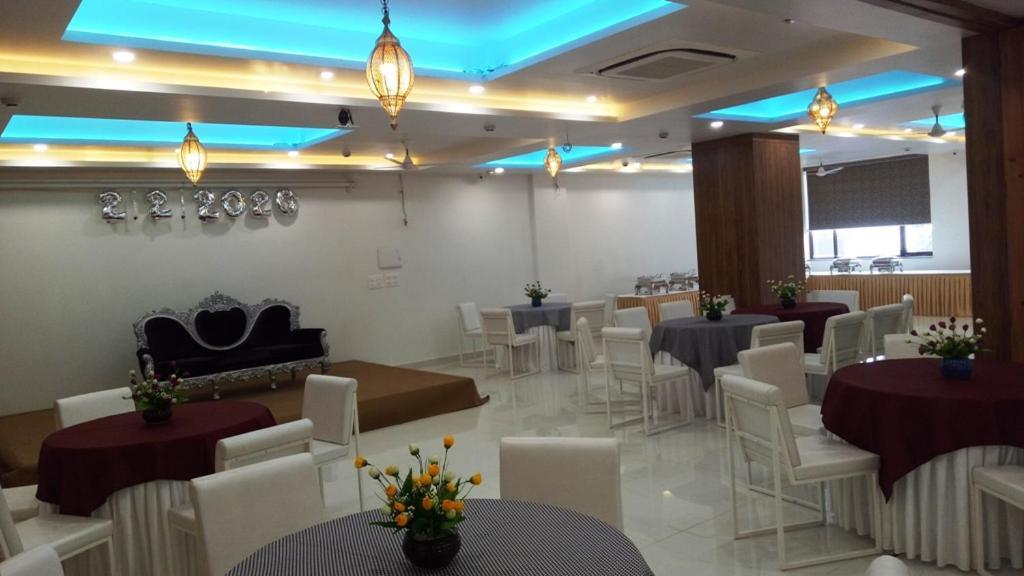 Alankrita Suites & Party Halls Meerut Buitenkant foto