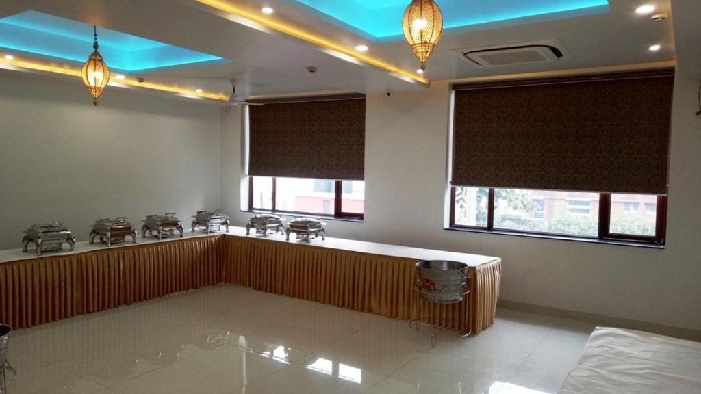 Alankrita Suites & Party Halls Meerut Buitenkant foto